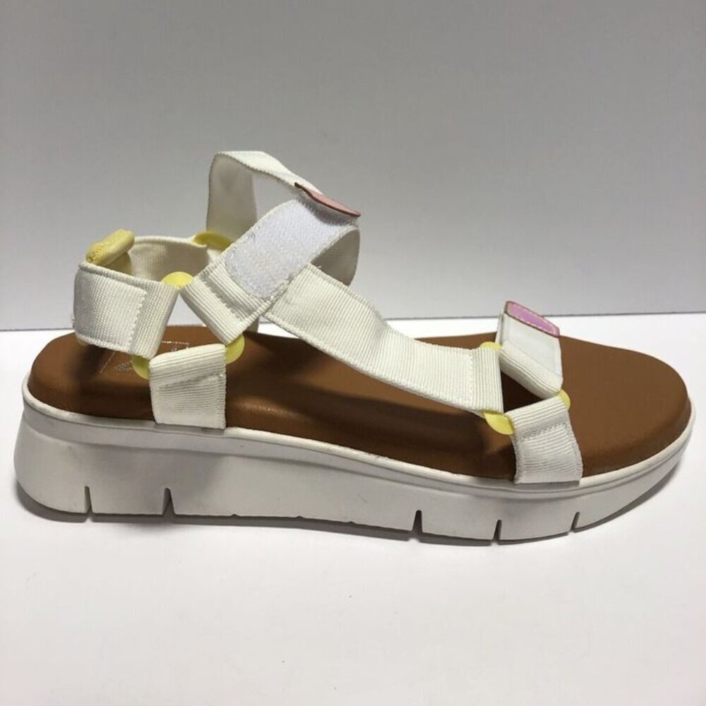 Dirty Laundry Women’s Qwest, White Strappy Sandals, Size 9M.